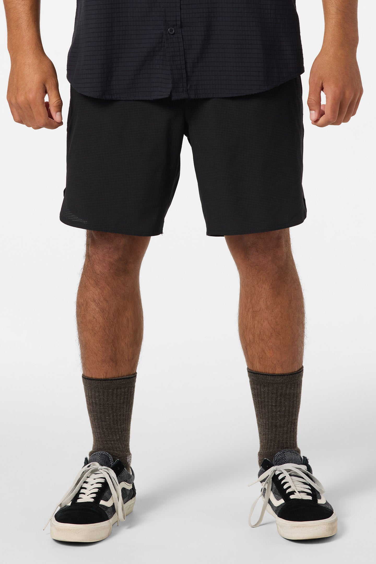 TRVLR Tech Lined 17 Hybrid Shorts - Image 2