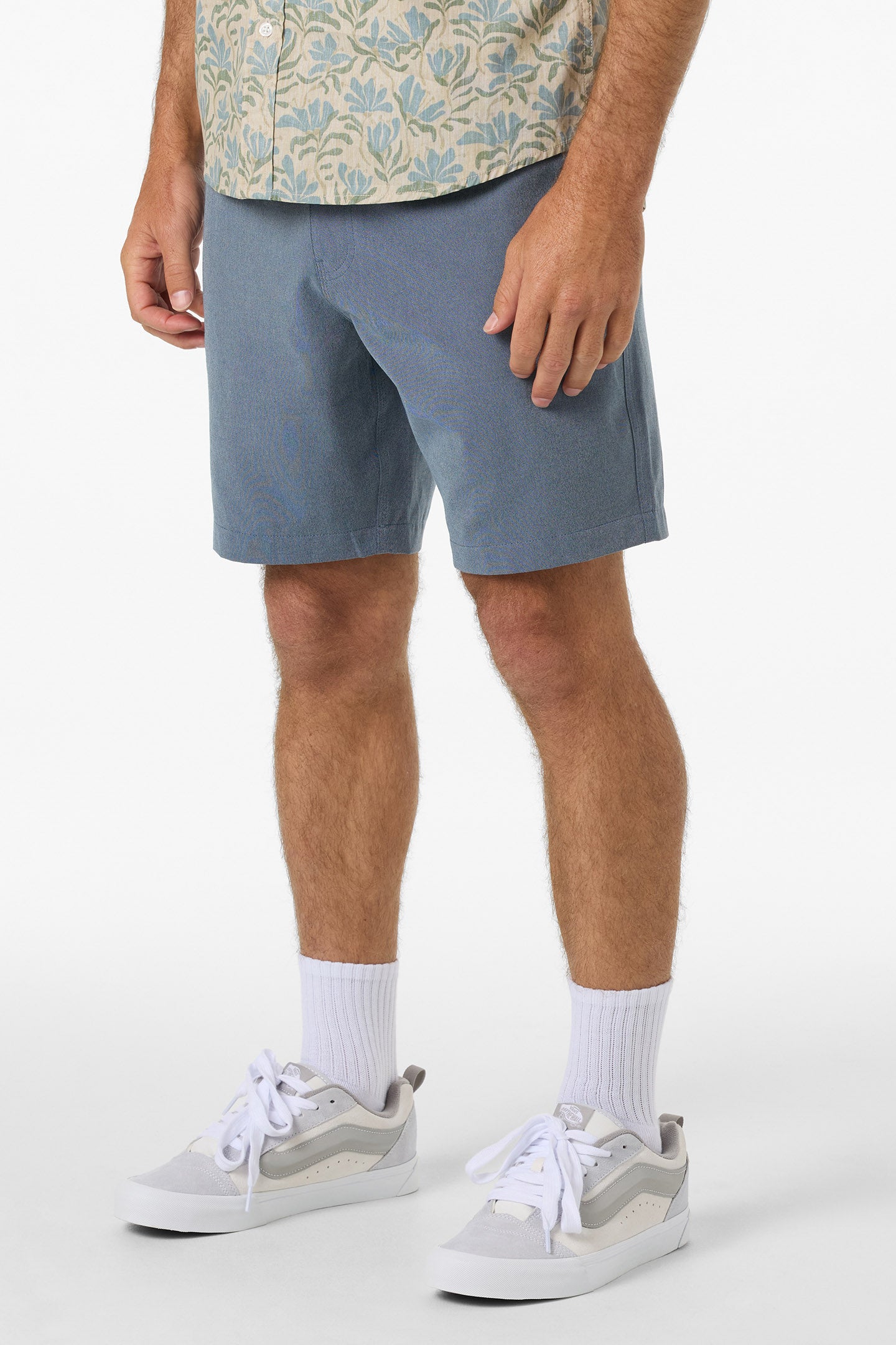 Reserve Light Check Elastic Waist 18 Hybrid Shorts - Image 3