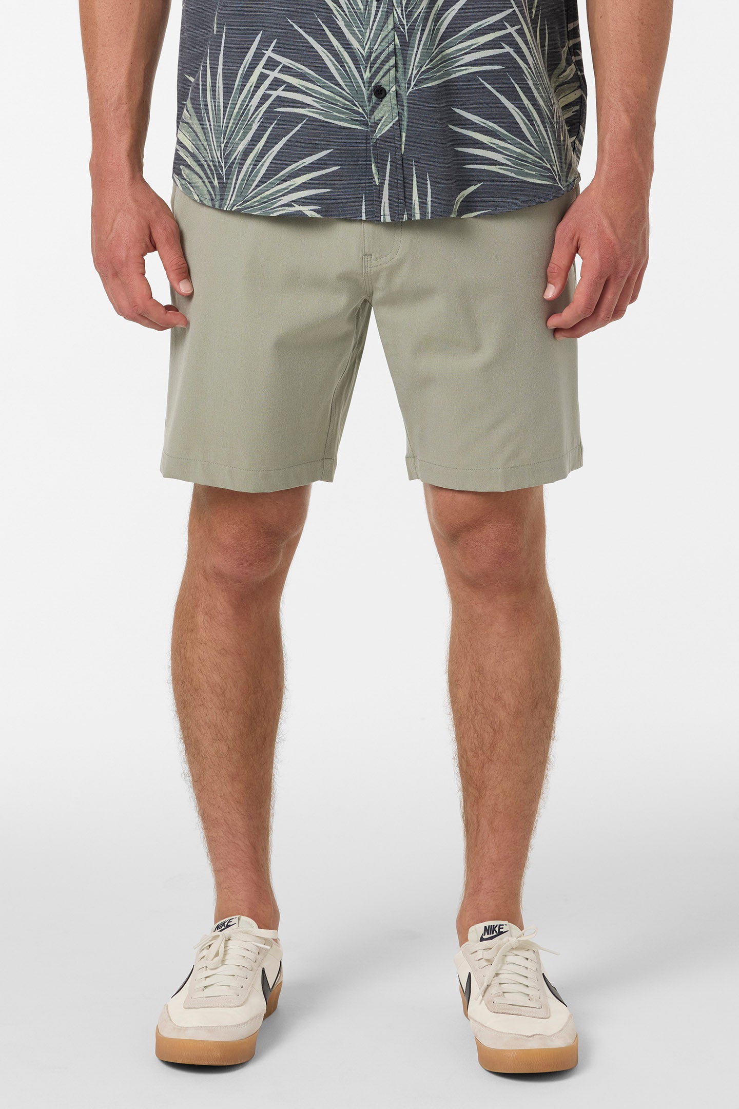 Reserve Light Check Elastic Waist 18 Hybrid Shorts - Image 2