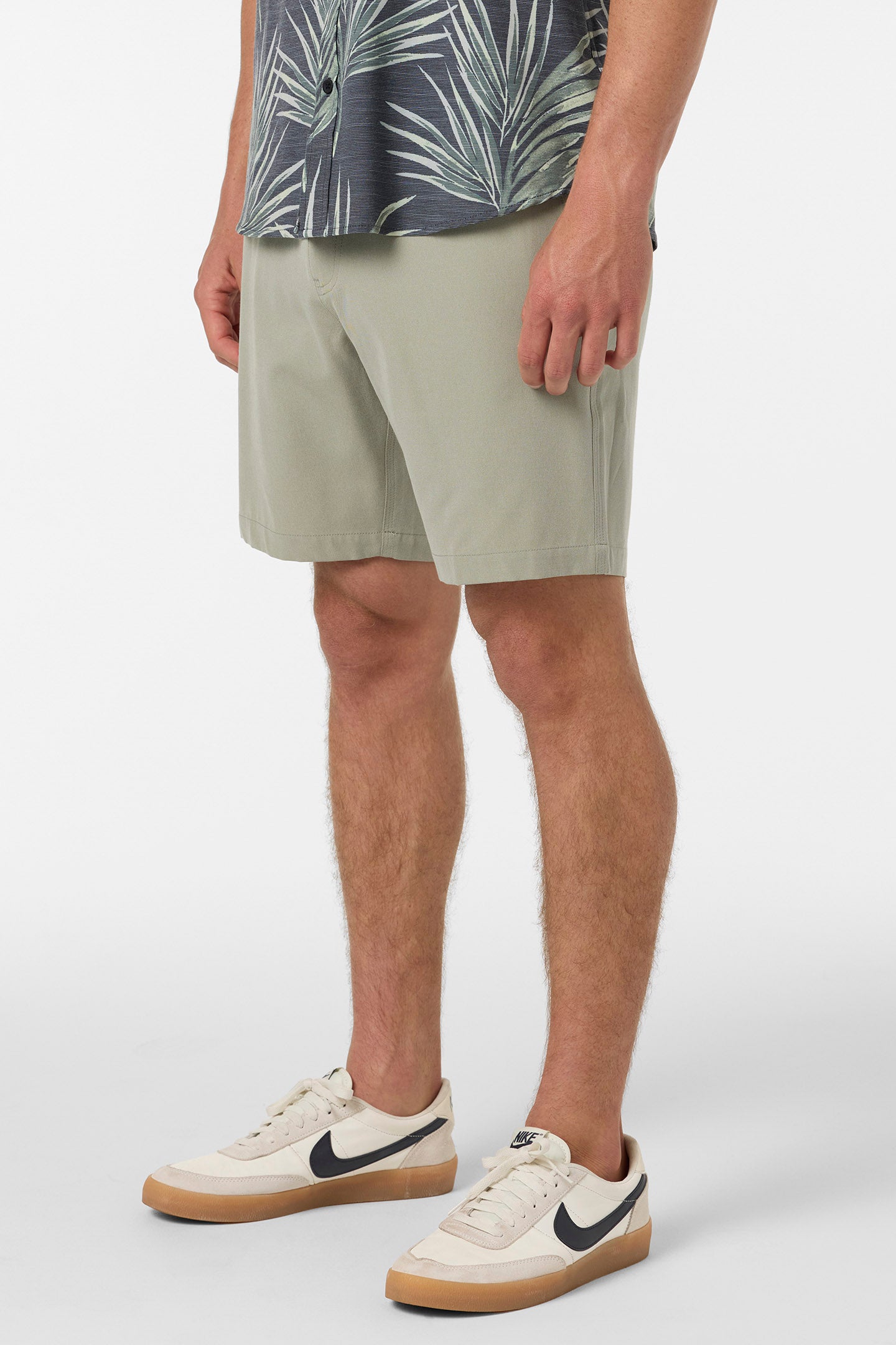Reserve Light Check Elastic Waist 18 Hybrid Shorts - Image 3