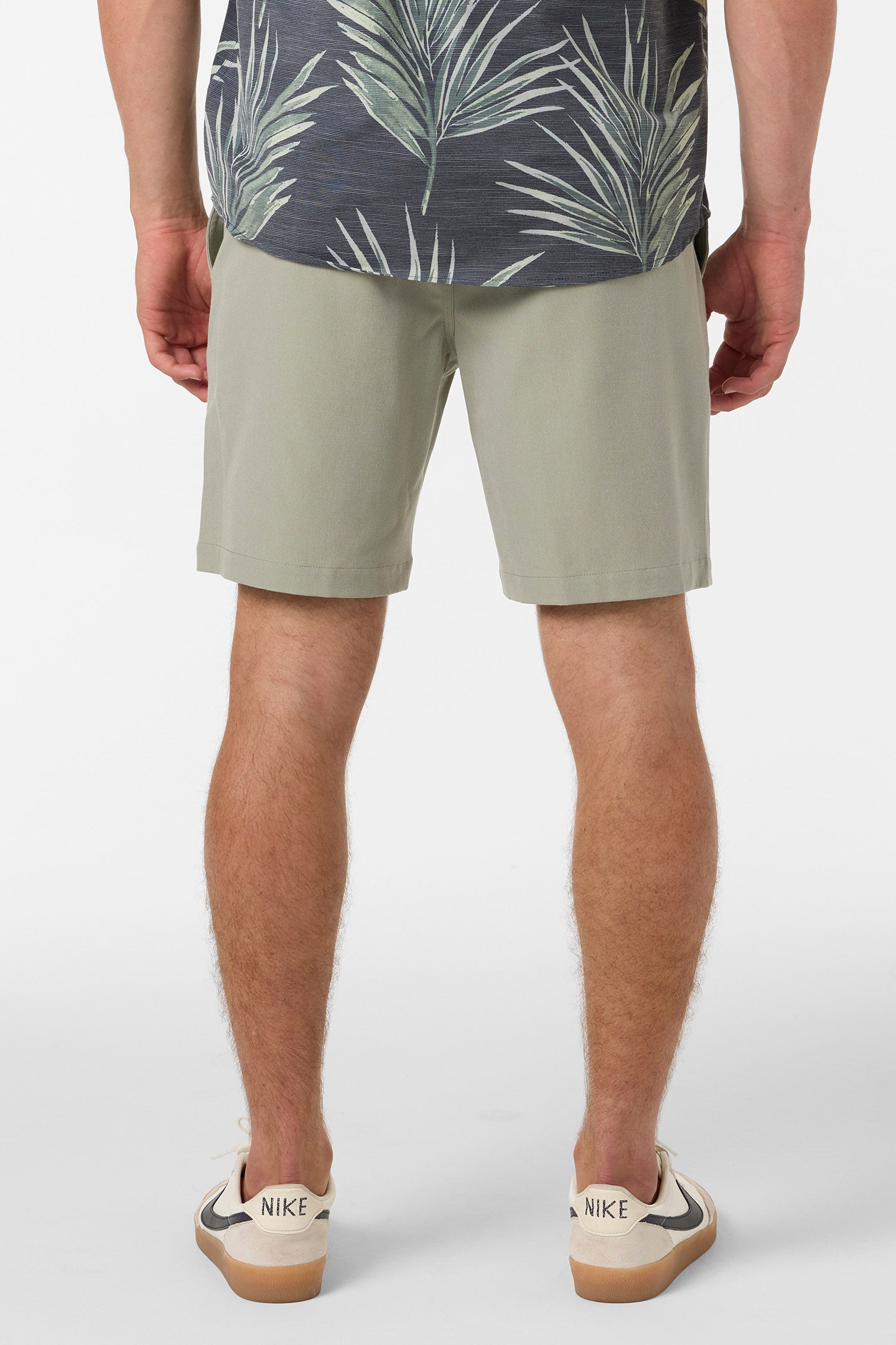 Reserve Light Check Elastic Waist 18 Hybrid Shorts - Image 5